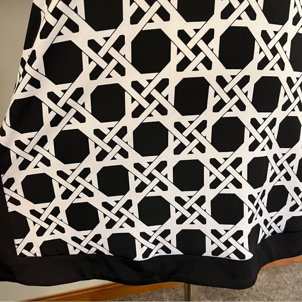 WHBM sleeveless geometrical sleeveless blouse/tunic‎ - Picture 6 of 13